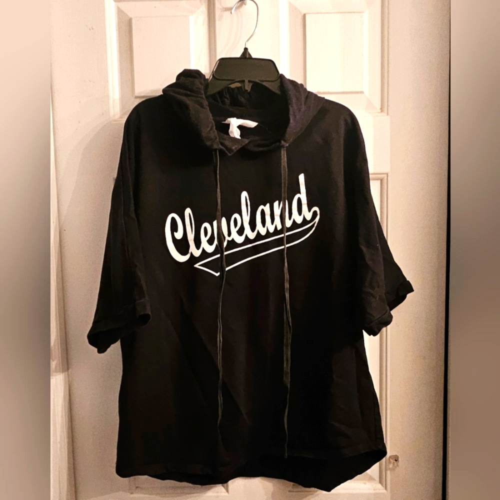 Black Cleveland Hoodie Short Sleeve Size Small